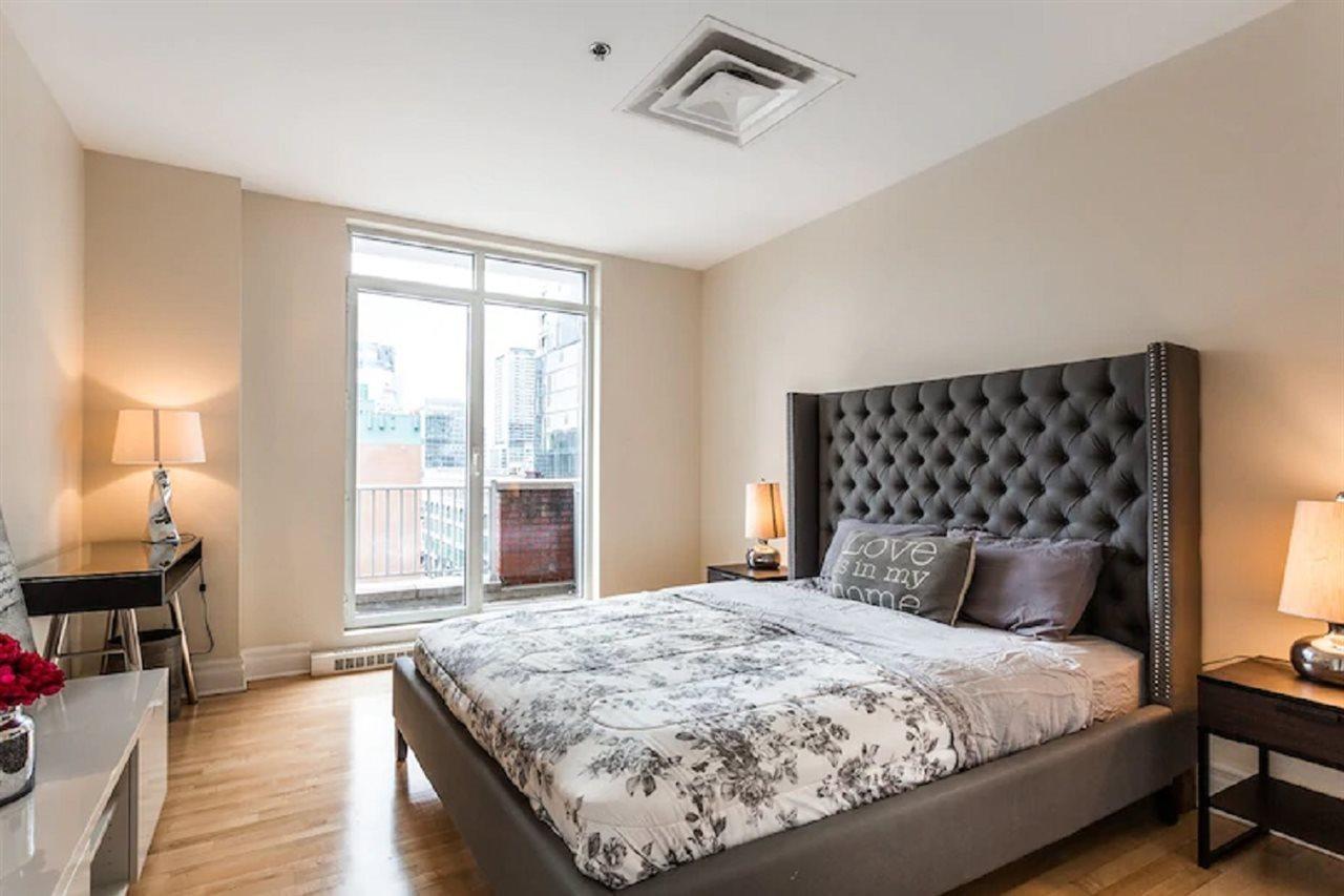 Downtown Condos On De La Montagne By Hometrotting - Montreal, Montreal